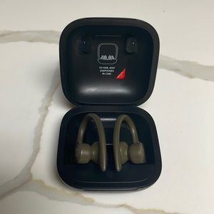 Green Powerbeats Pro!!!